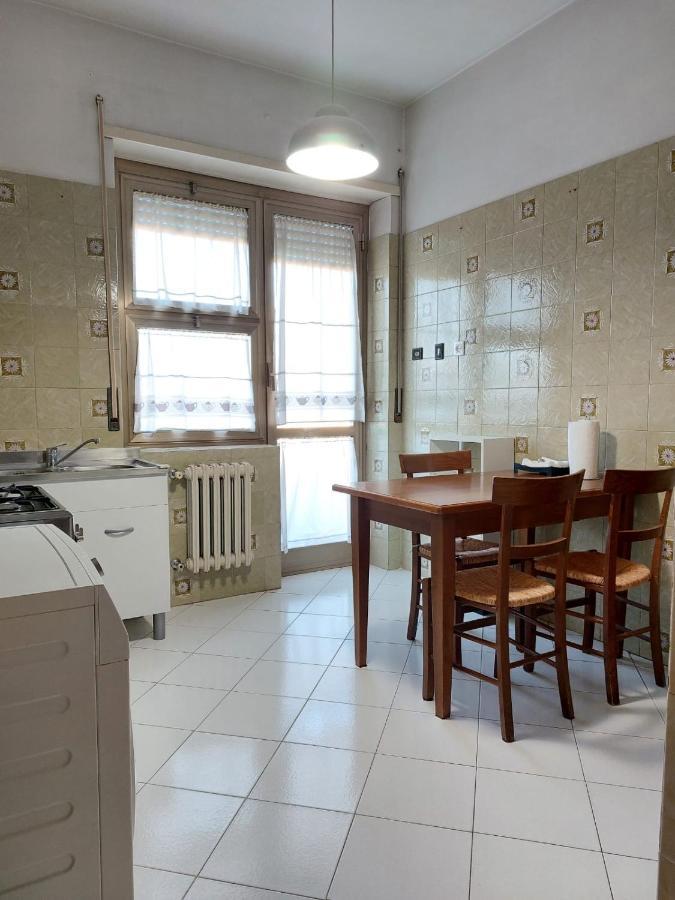 12Min Da Roma Centro Stanza Grande E Luminosa Hotel Ciampino Luaran gambar